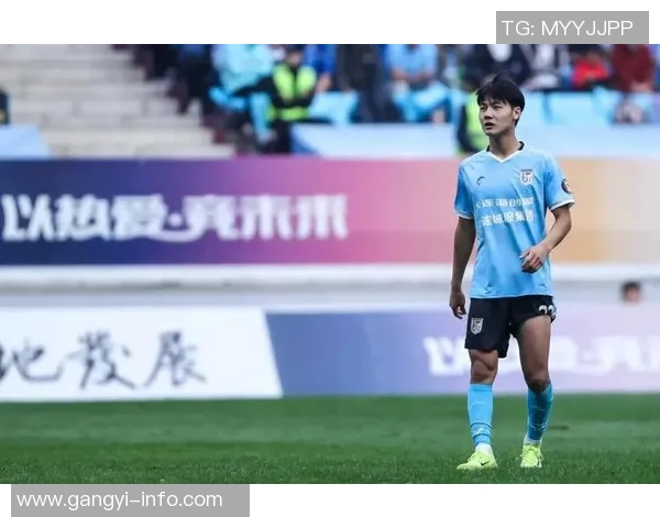 中国足球裁判的挑战与机遇:提升执法水平促进足球事业发展之路 中国足球裁判的挑战与机遇:提升执法水平促进足球事业发展之路